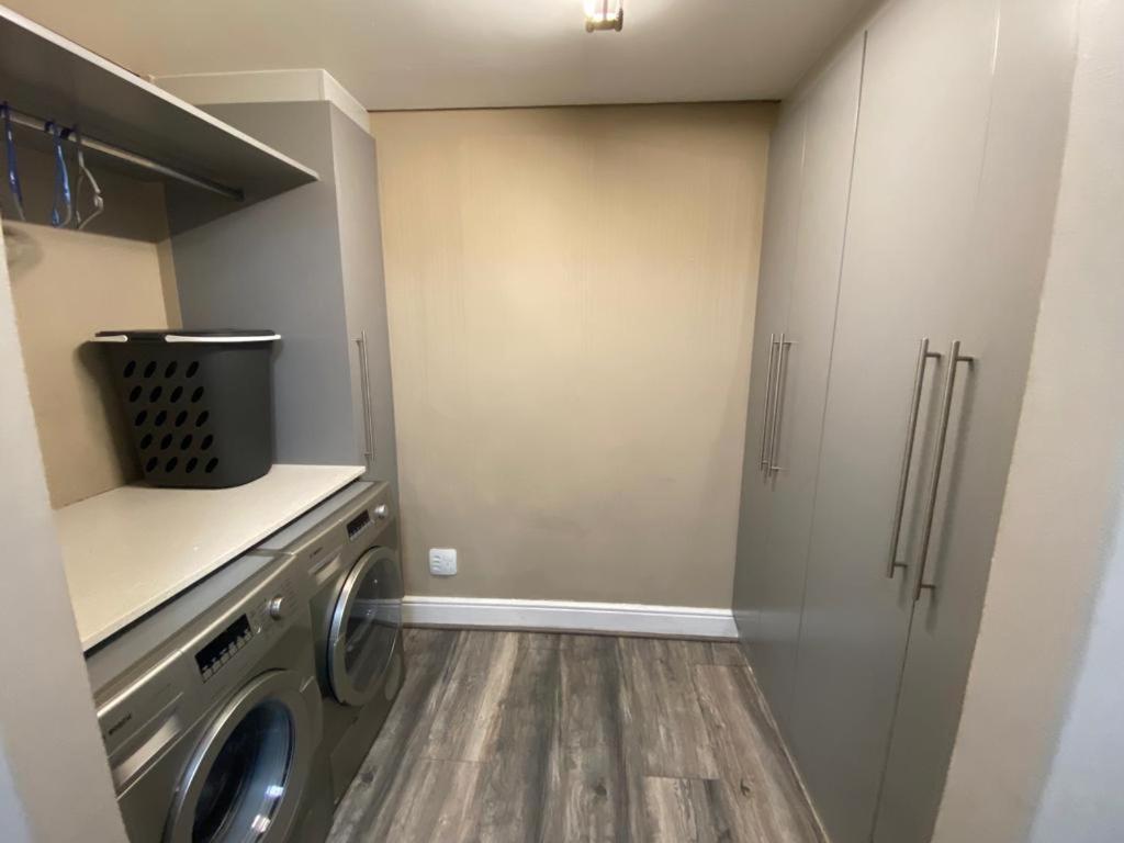 Loddey'S Self Catering Apartments - By Beach Collection Strand Eksteriør bilde