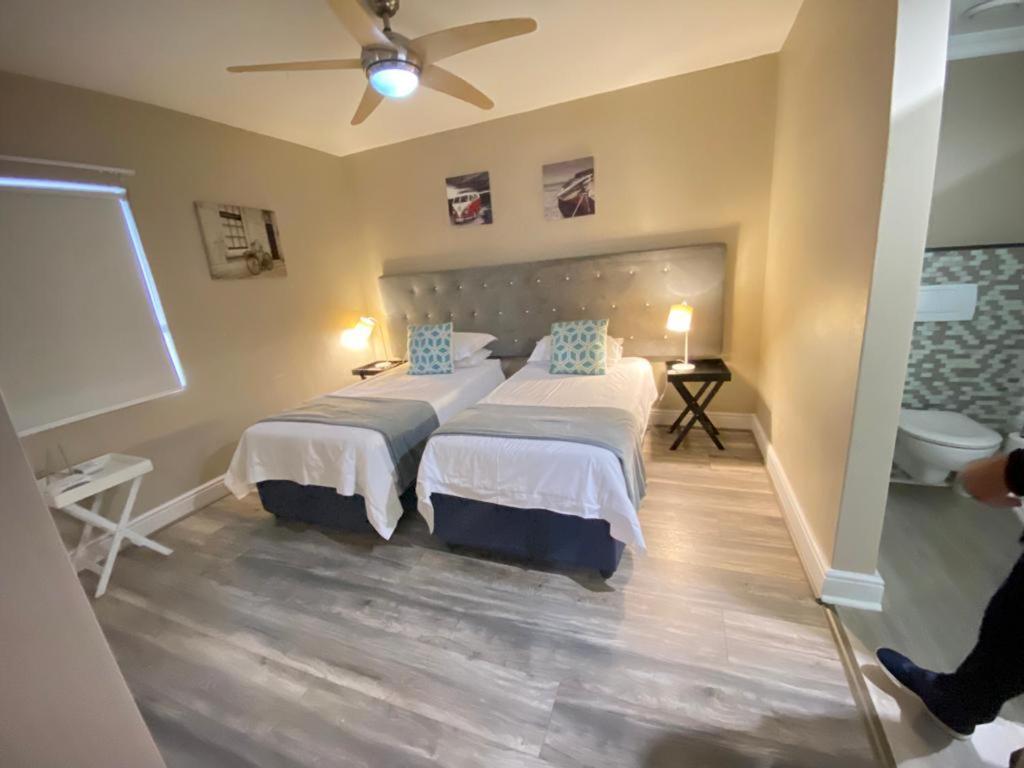 Loddey'S Self Catering Apartments - By Beach Collection Strand Eksteriør bilde