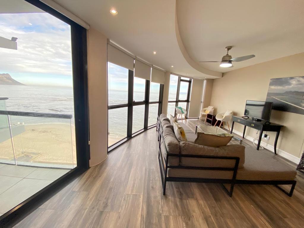 Loddey'S Self Catering Apartments - By Beach Collection Strand Eksteriør bilde